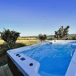 Le Saltimbanque - Du Moulin Couette-café 4*