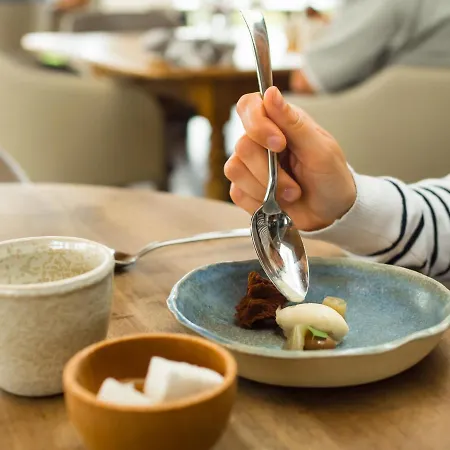 Le Saltimbanque - Du Moulin Couette-café