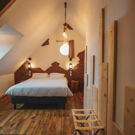 Le Saltimbanque - Du Moulin 4*