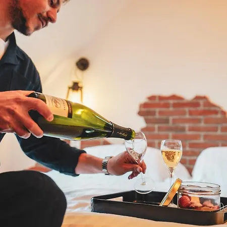 Alojamento de Acomodação e Pequeno-almoço Le Saltimbanque - Du Moulin 4*