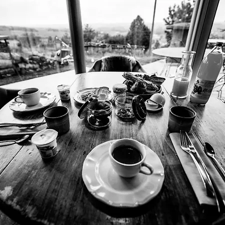 Couette-café Le Saltimbanque - Du Moulin 4*