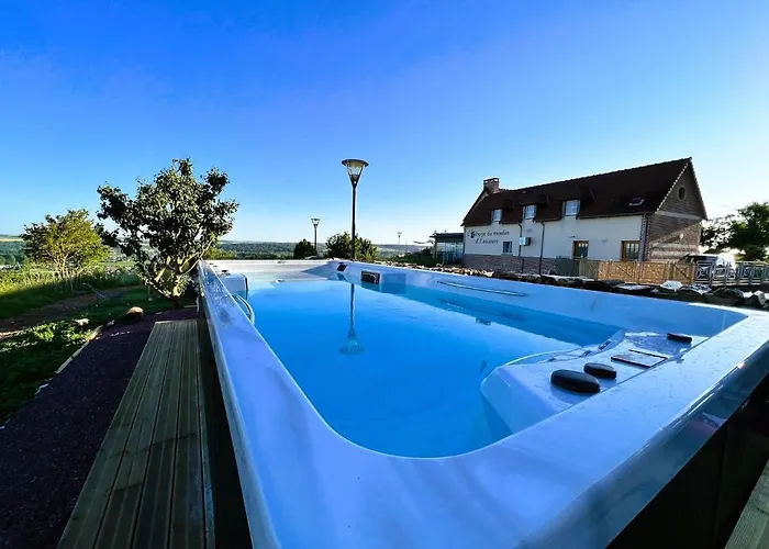 Le Saltimbanque - Du Moulin Couette-café 4*